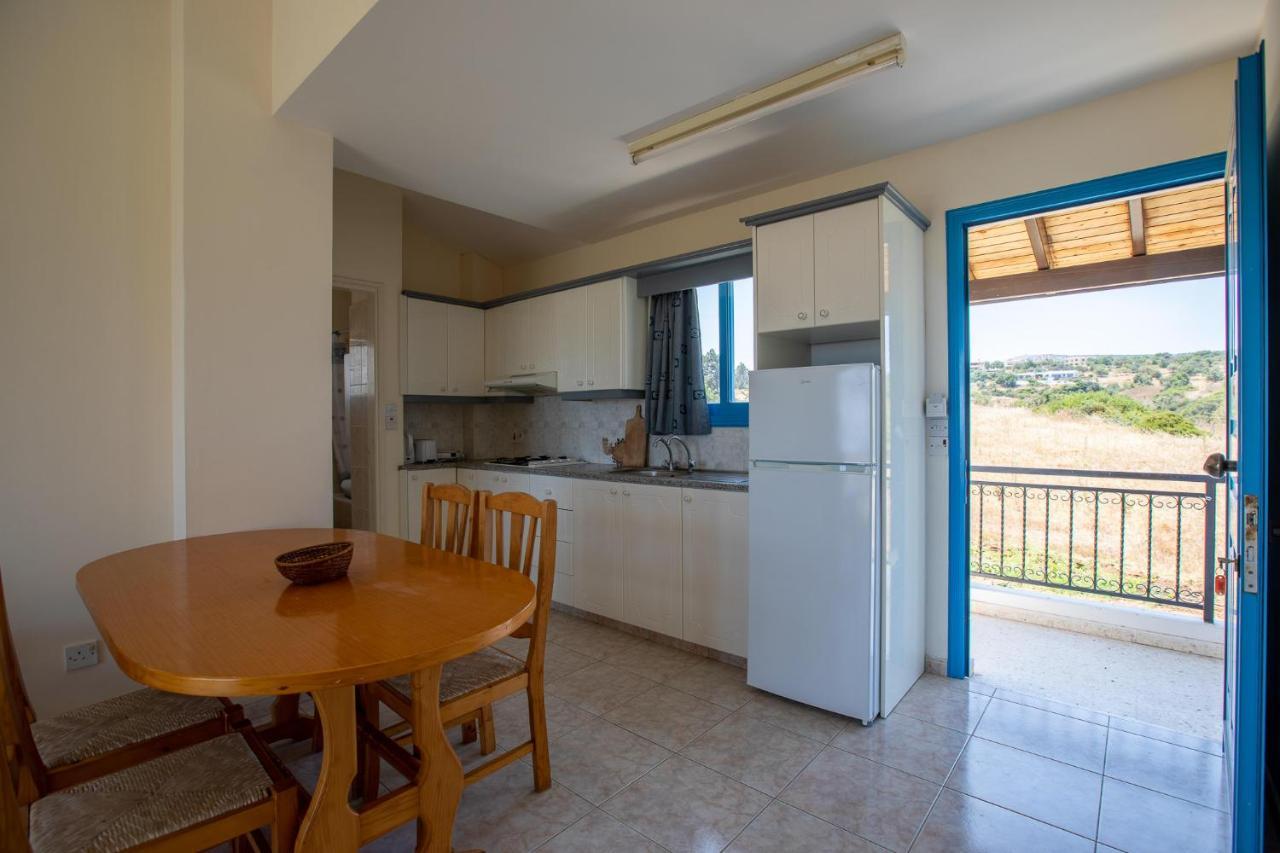 Socrates Apartments Polis Exterior photo