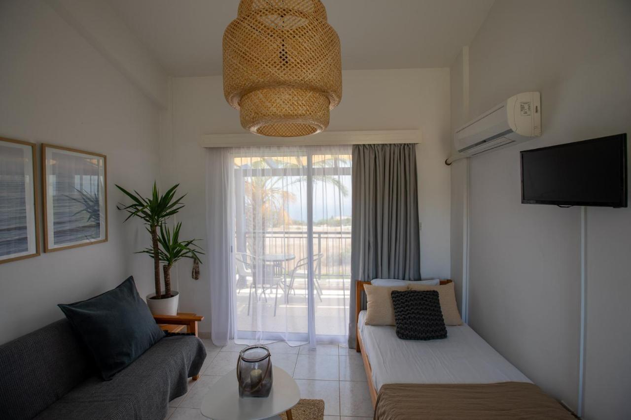 Socrates Apartments Polis Exterior photo