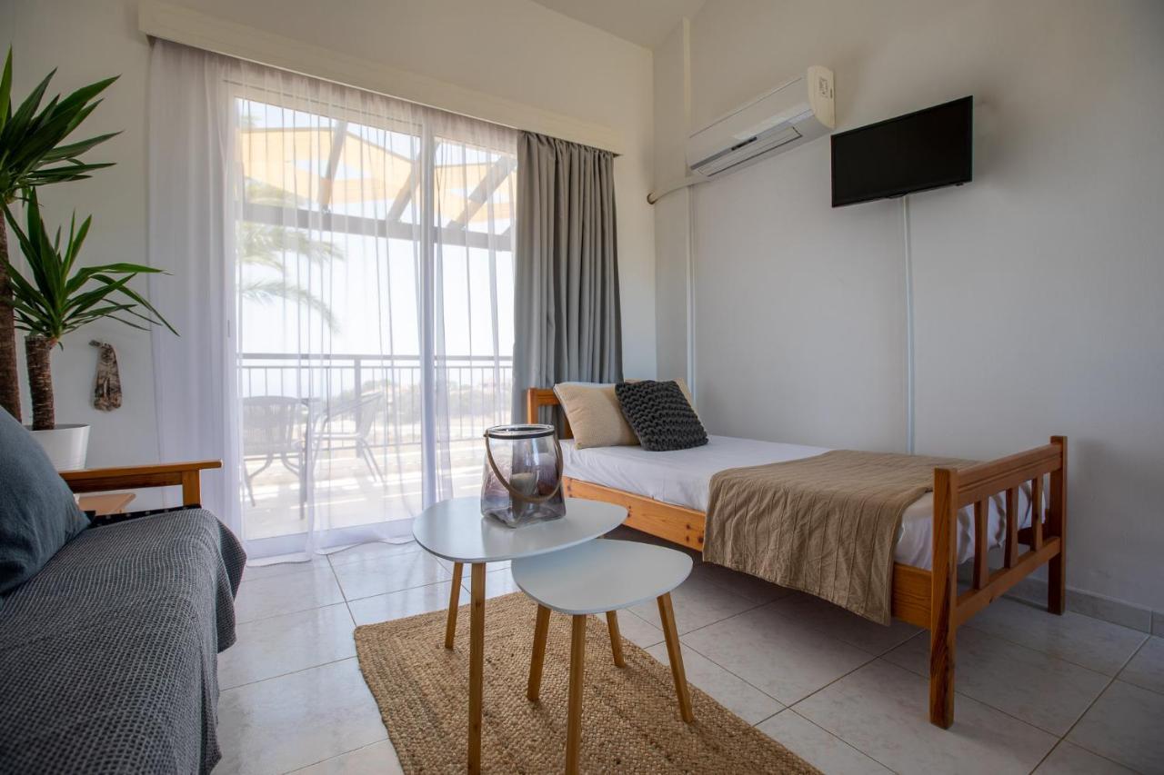 Socrates Apartments Polis Exterior photo