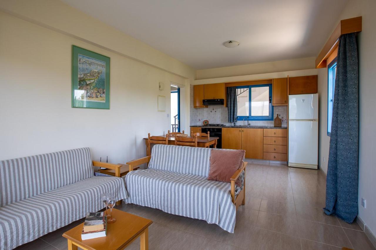 Socrates Apartments Polis Exterior photo